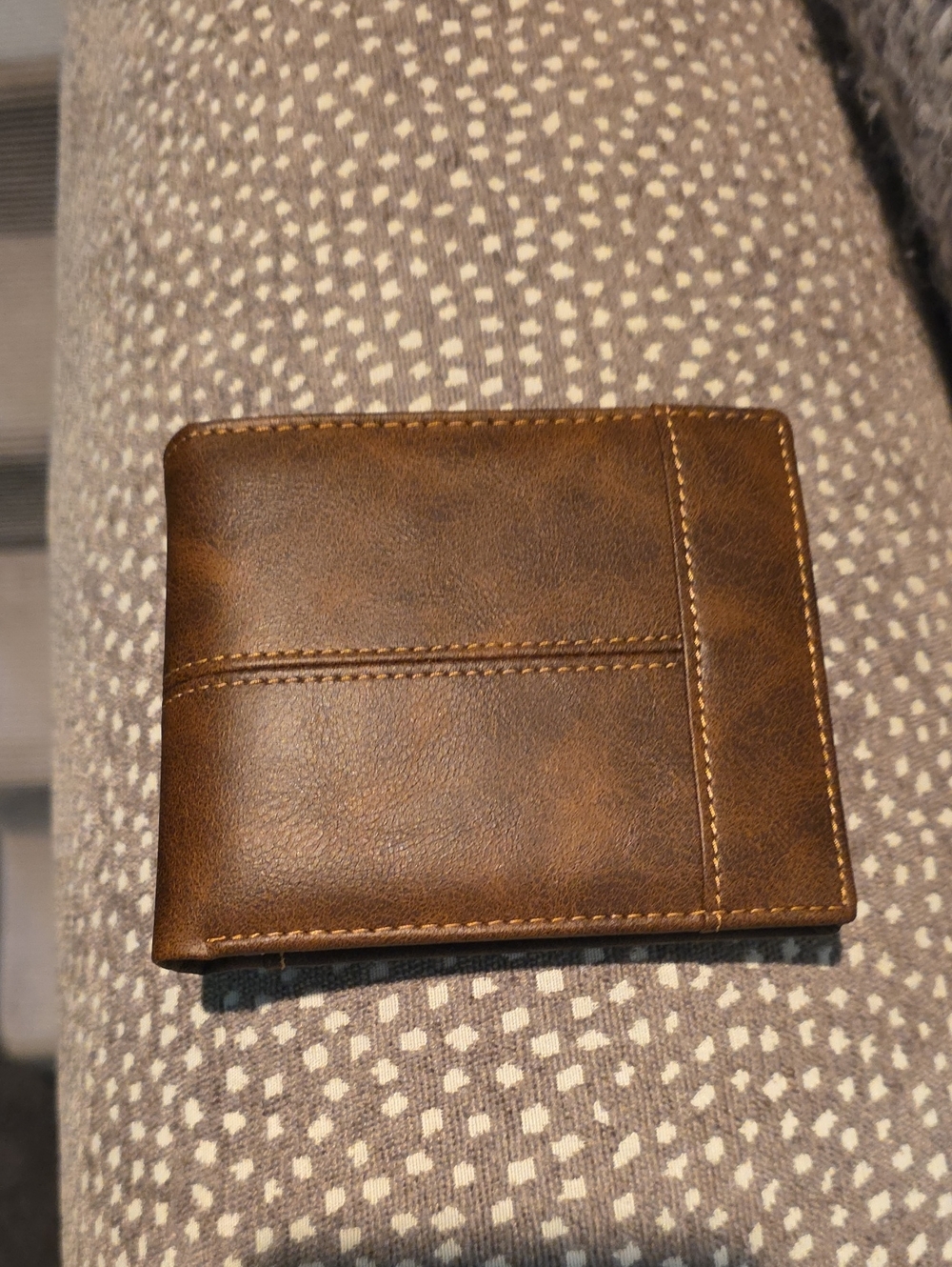 Classic Brown Leather Bi-Fold Wallet - Men's Accessory